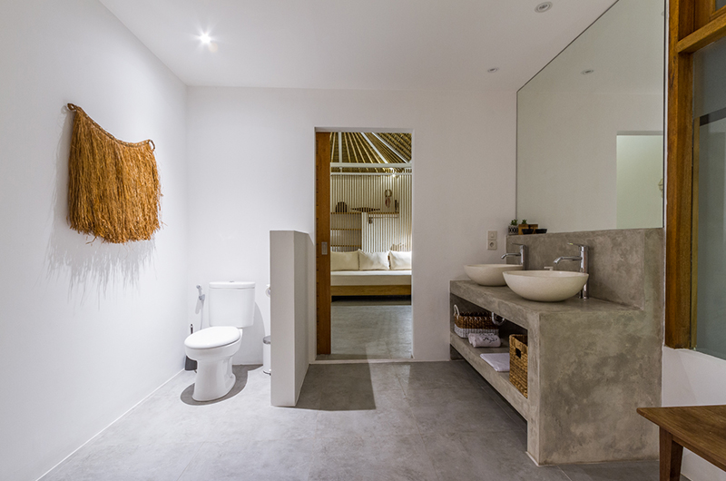 Bagera Hoi Namu House of Bagera Bathroom Five with Mirror | Seminyak, Bali