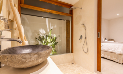 Bagera Hoi Namu Villa Namu Bathroom One | Seminyak, Bali