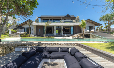 Villa Shambala Lembongan Pool Side Seating Area | Nusa Lembongan, Bali