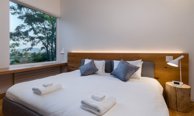 Yukihyo Bedroom with Side Lamps | Soga, Niseko