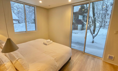 Ahiru Chalet Bedroom One with Snow View | Echoland, Hakuba