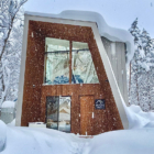 Sanzan Chalet Exterior with Snowfall | Echoland, Hakuba