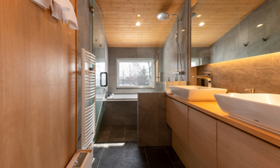 Yukimine Bathroom One | Kabayama, Niseko