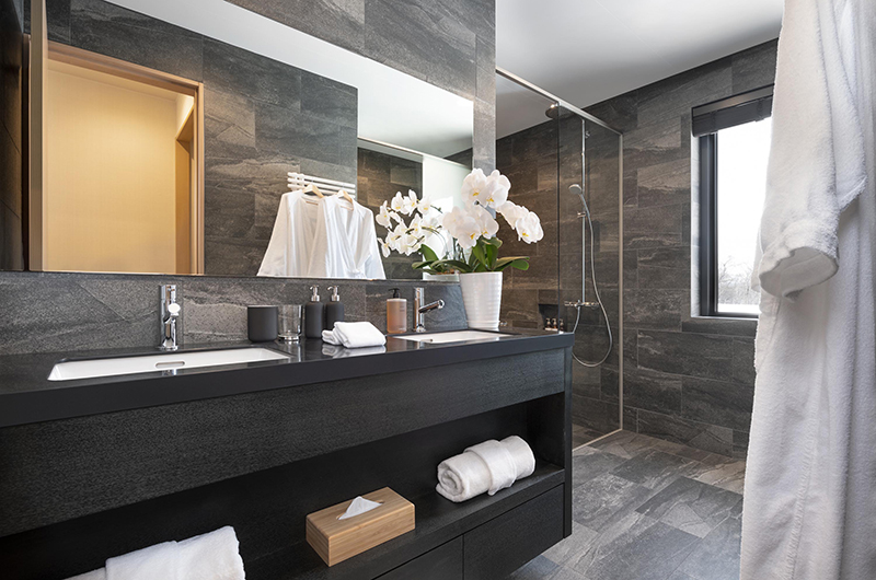 Ginto Estate Awayuki Bathroom One | Hirafu, Niseko