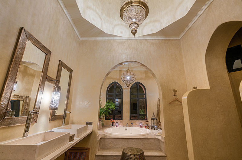Palais Hassoun Suite Royale En-Suite Bathroom One | Marrakesh, Morocco