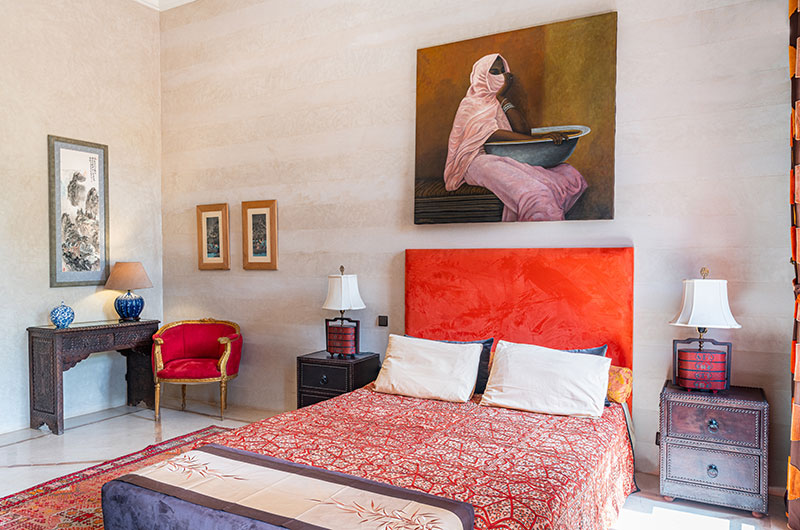 Palais Hassoun Chambre Deluxe Orange Bedroom Nine with Painting | Marrakesh, Morocco