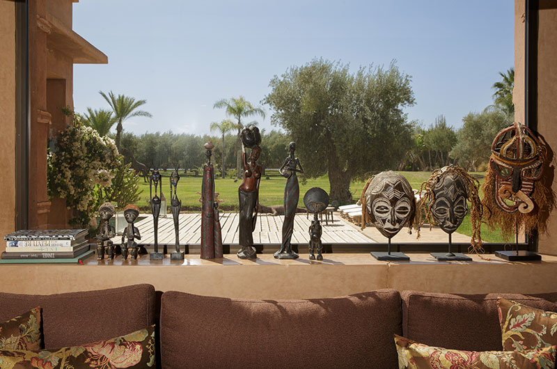 Villa Mish Mish Lounge Room with Show Pieces | Marrakesh, Morocco