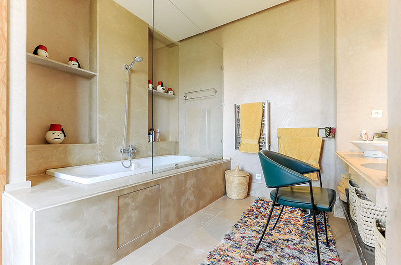 Villa Zitouna Bathroom Two with Bathtub | Marrakesh, Morocco