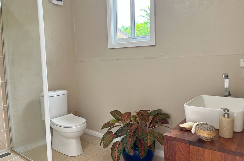 Rockpools Bathroom One | Efate, Vanuatu