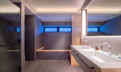 Kamakura Bathroom Five | Hirafu, Niseko