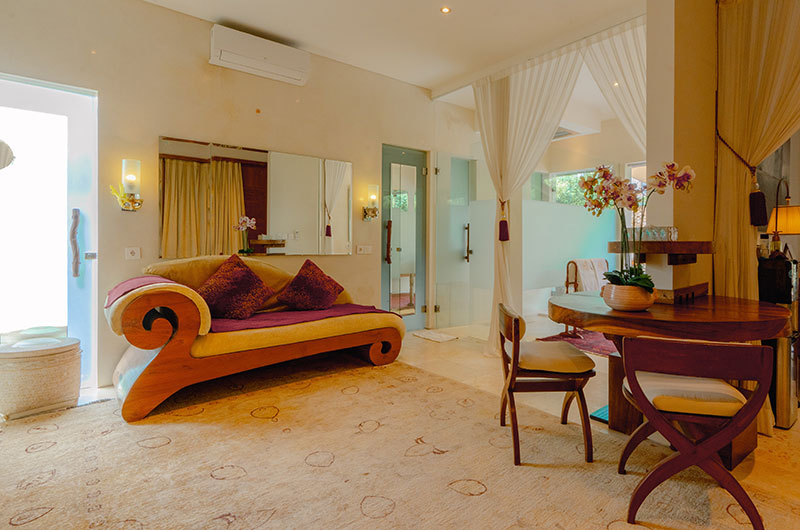 Lataliana Villas Villa Ta Bathroom One with Seating Area | Seminyak, Bali