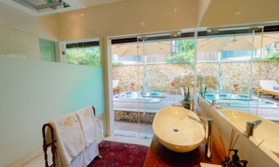 Lataliana Villas Villa Ta Bathroom One with Jacuzzi | Seminyak, Bali