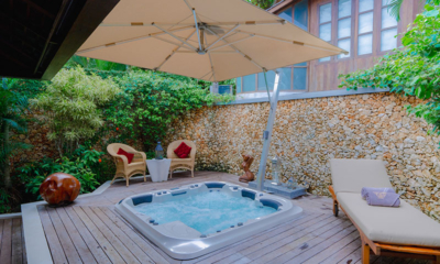 Lataliana Villas Villa Ta Bathroom One with Outdoor Jacuzzi | Seminyak, Bali