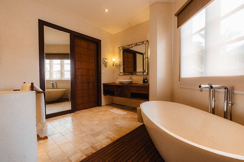 Lataliana Villas Villa Ta Bathroom Three with Bathtub | Seminyak, Bali