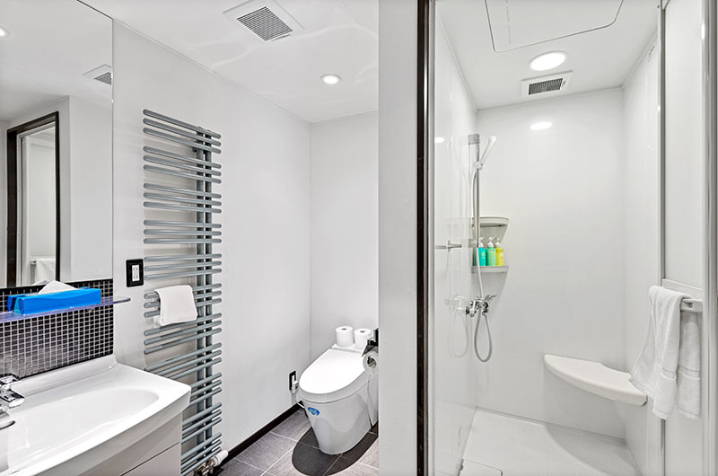 Vader Bathroom with Shower | West Hirafu, Niseko
