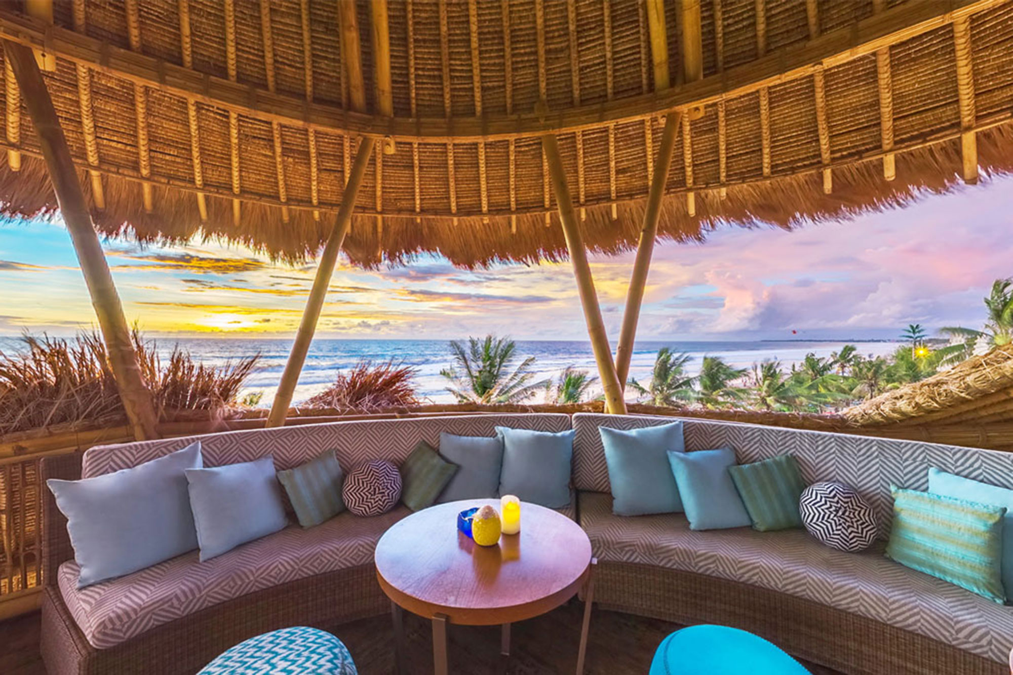 Azul Bali Seminyak Restaurant Look Out