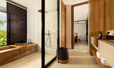 Villa Arita Bathroom Two with Bathtub | Canggu, Bali