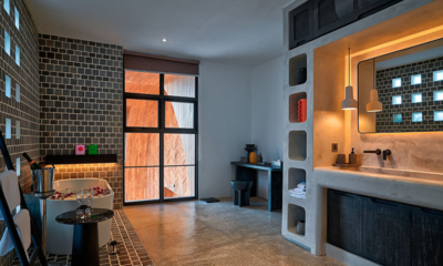 Villa Carpe Diem Bathroom Two with Bathtub | Canggu, Bali