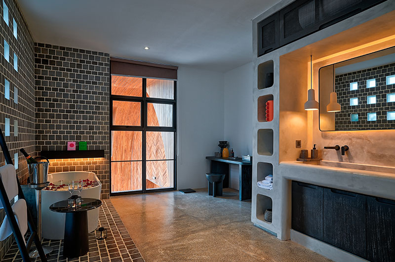 Villa Carpe Diem Bathroom Two with Bathtub | Canggu, Bali