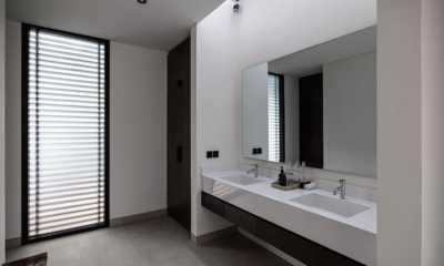 Villa Gendang His and Hers Bathroom | Seminyak, Bali