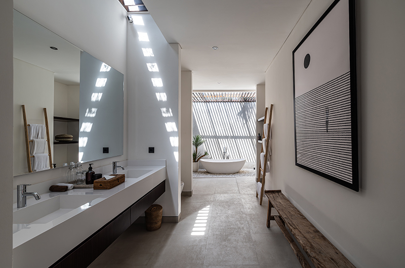 Villa Gendang Bathroom Two | Seminyak, Bali