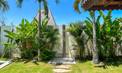 Villa Eccica Open Shower | Uluwatu, Bali