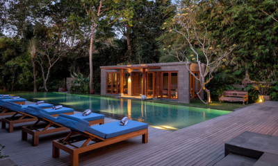 Jeeva Tirta Pool Side Sun Beds | Batubelig, Bali