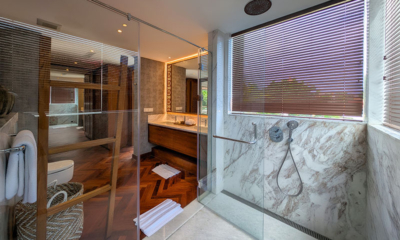 Jeeva Tirta Bathroom Two with Shower | Batubelig, Bali