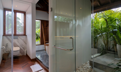 Jeeva Tirta Bathroom Three with View | Batubelig, Bali