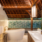 The Suaka Baliaga Bathroom Four Bathtub | Batubelig, Bali