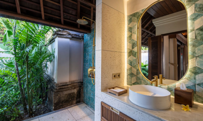 The Suaka Baliaga Bathroom Five | Batubelig, Bali