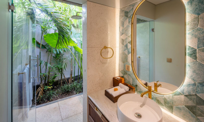 The Suaka Baliaga Bathroom Seven | Batubelig, Bali