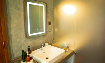 Horizon Bathroom Eight | Dickwella, Sri Lanka
