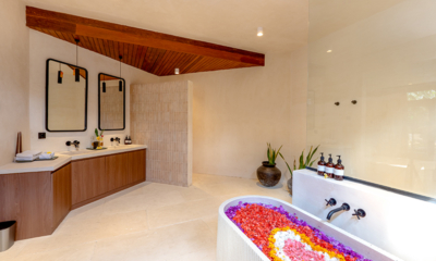 Villa Lamasa Bathroom One with Bathtub | Seminyak, Bali